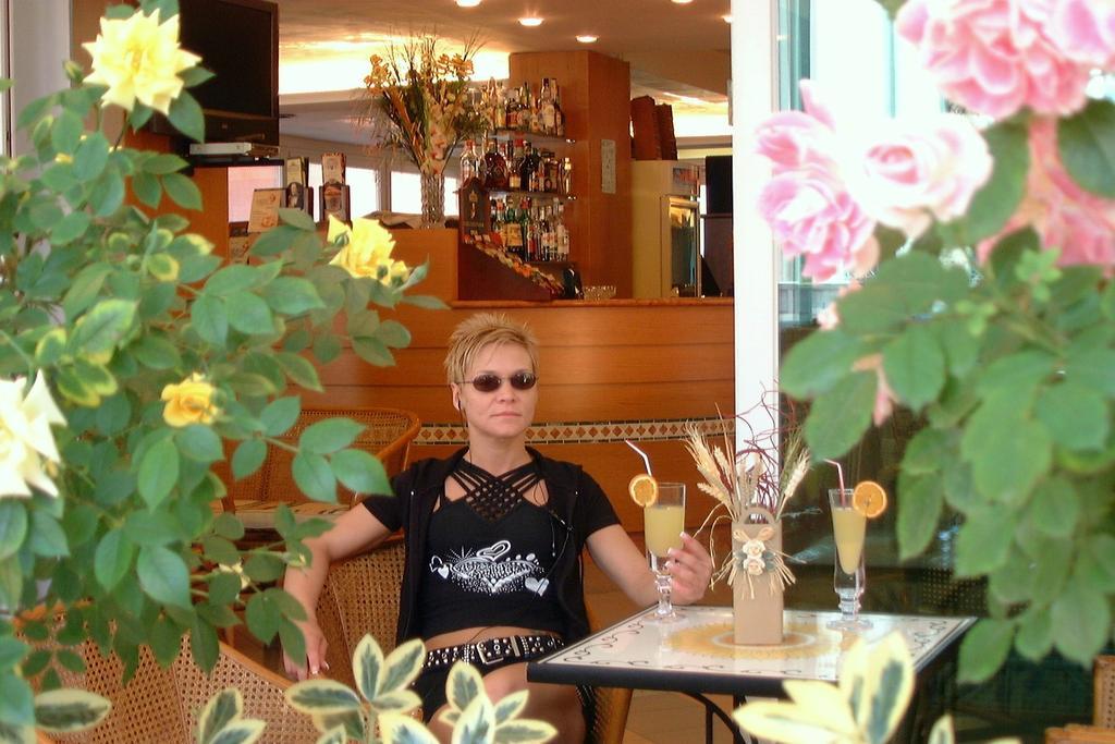 卡德特酒店 里米尼 外观 照片